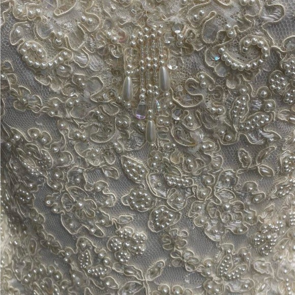 Mori Lee Cap Sleeve Wedding Gown - Picture 8 of 9